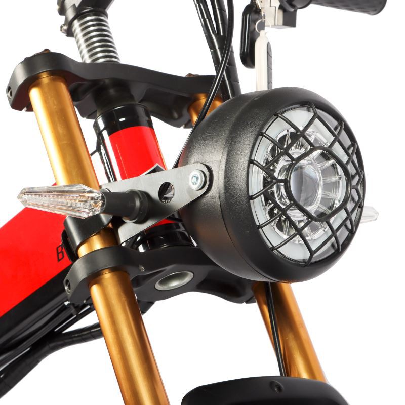 Front headlights can effectively illuminate the road ahead and ensure the safety of riding at night and in bad weather Front headlights can effectively illuminate the road ahead and ensure the safety of riding at night and in bad weather